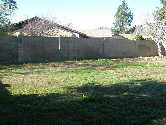 2nd image of 2831 E North Ln