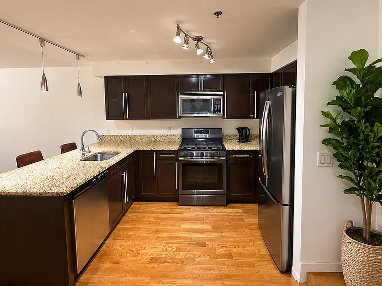 5711 Jefferson St #209 — Photo 3