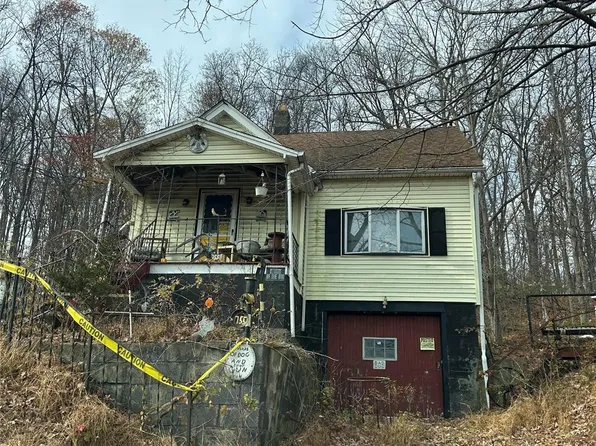 755 County Route 12, New Hampton, NY 10958