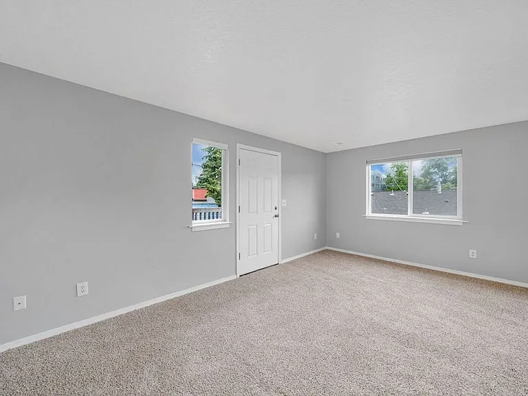 5320 SE 122nd Ave — Photo 18