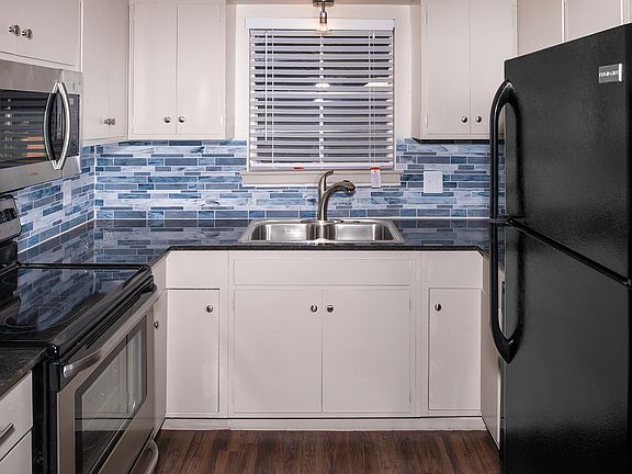 5th image of 5008 Holland Ave APT 10