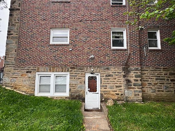 5th image of 1600 Magee Ave