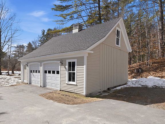 4th image of 459 Main Street