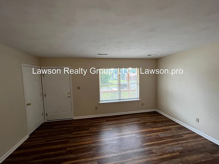 7th St 306-8 — Photo 8