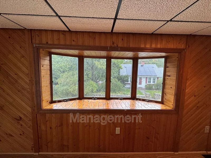 1 bed, 1.5 bath, $1,100 — Photo 4