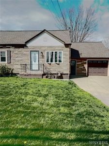 988 Beach Rd, Angola, NY, 14006