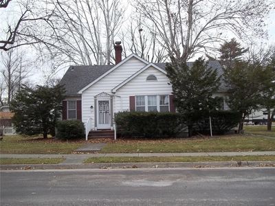 1602 Maple St, Highland, IL, 62249
