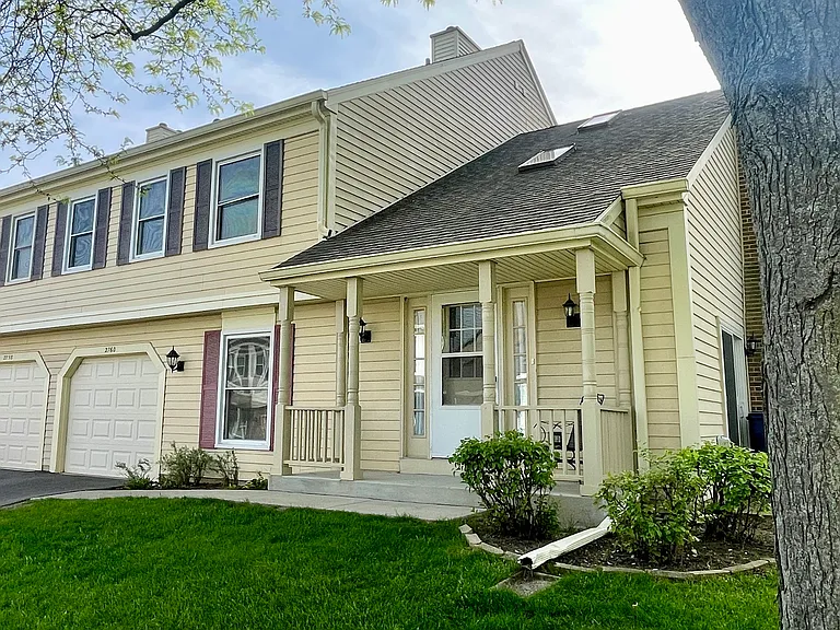 2760 College Hill Cir — Photo 1