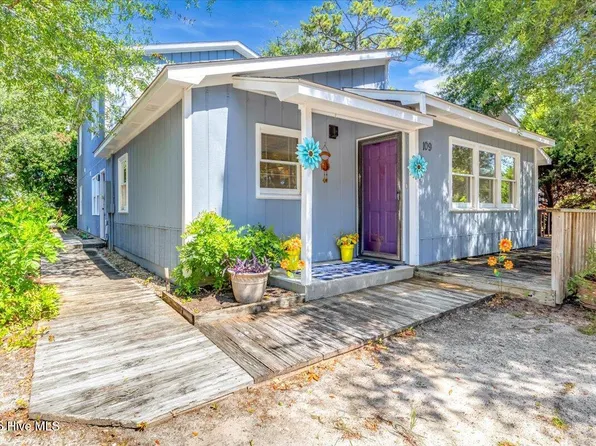 109 NE 30th Street, Oak Island, NC 28465