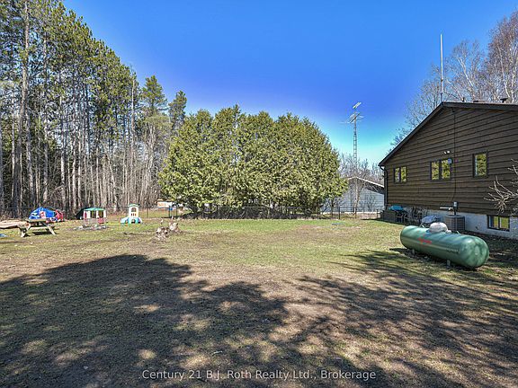 4th image of 2352 Reeves Rd
