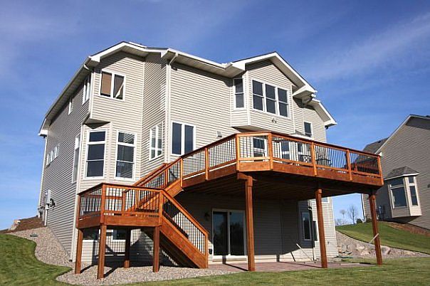 2nd image of 1715 Martingale Ln