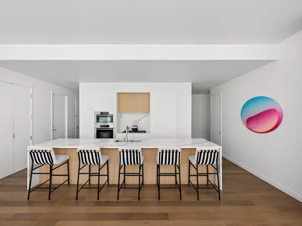 311 West Broadway image 4 of 13