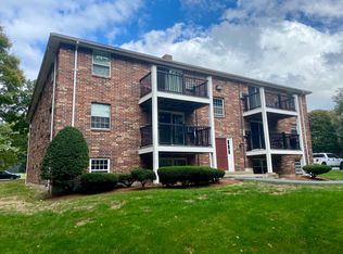 12 Walker Rd APT 4, North Andover, MA 01845