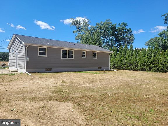 4th image of 8202 W Buckshutem Rd
