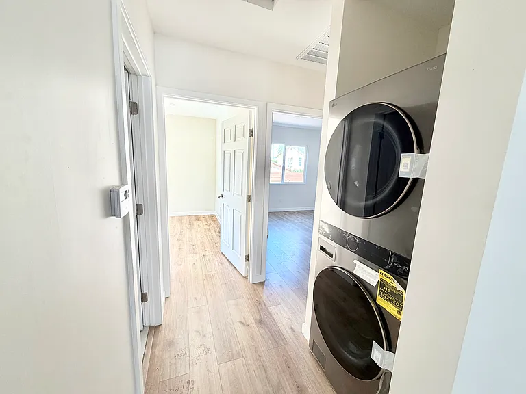 10639 Whitegate Ave — Photo 19