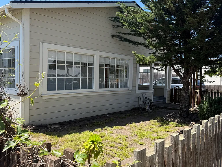 926 Main St — Photo 1