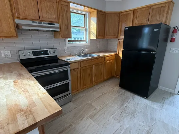 52 Academy Ave Unit 1, Waterbury, CT 06705