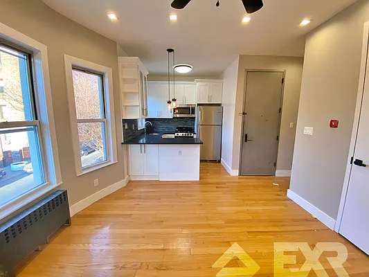 Rented by EXR | media 5