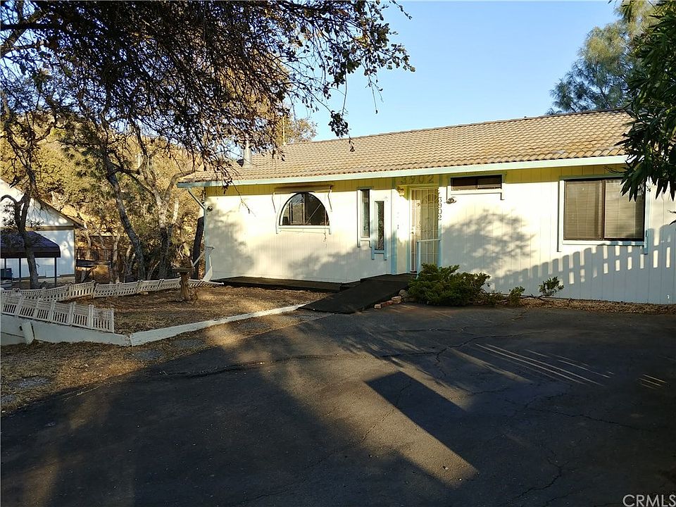 1st image of 3902 Oak Dr