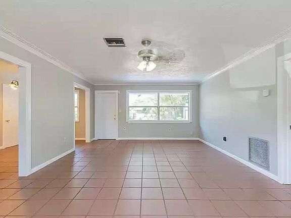 5th image of 2533 Pelican Dr