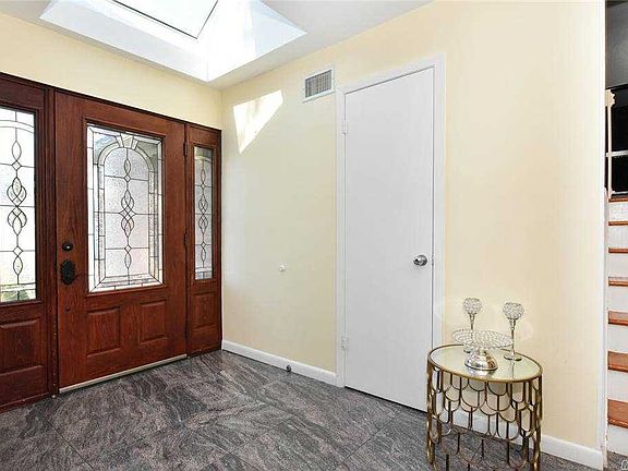2nd image of 80 Hamilton Dr