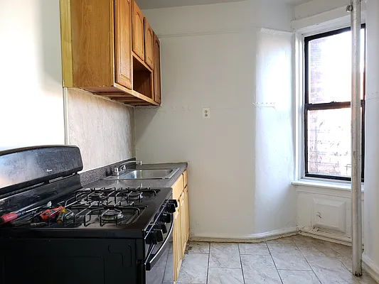 Rented by Signature Property Realty | media 27