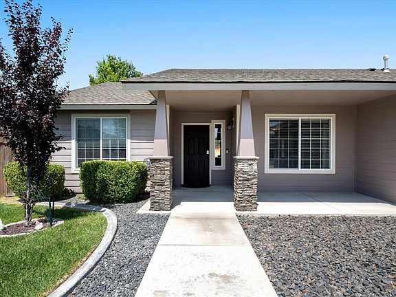 3rd image of 8912 W Bruneau Pl