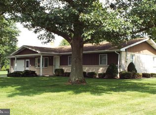 6 Hickory St, Valley View, PA 17983