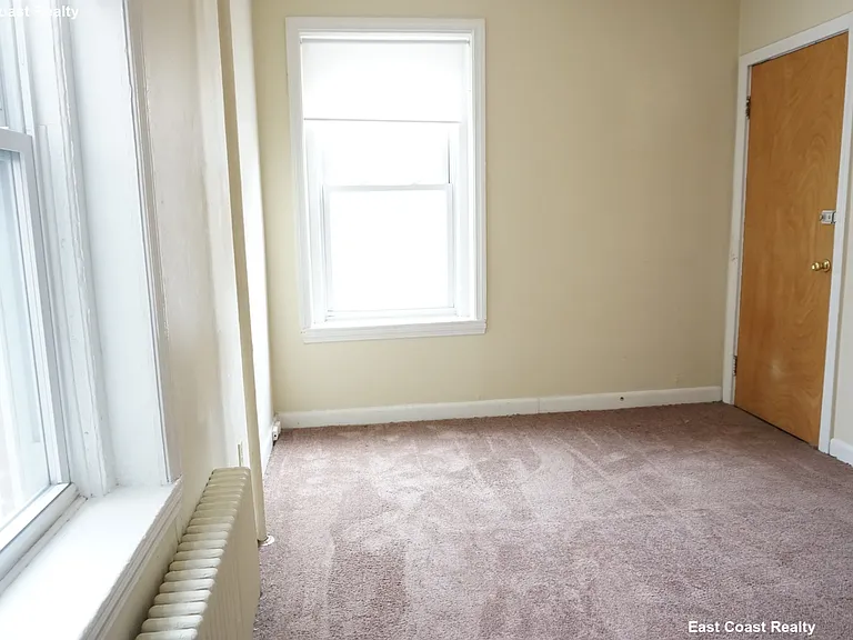1118 Commonwealth Ave #4 — Photo 2