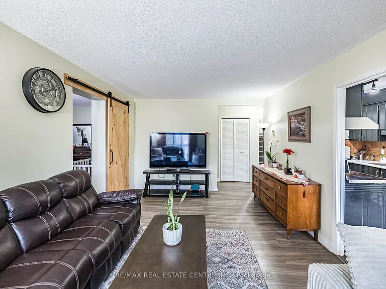 49 Rhonda Rd #121 — Photo 12