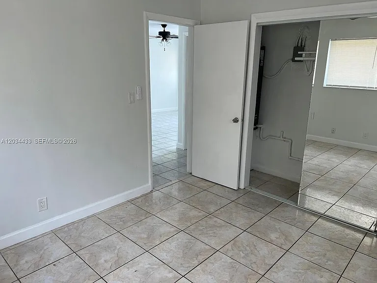 910 N 56th Ave #1 — Photo 10
