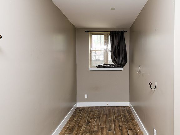4th image of 167 Tompkins Ave APT 1