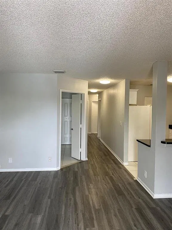 3 bed, 1217 sqft, $2,350 — Photo 3