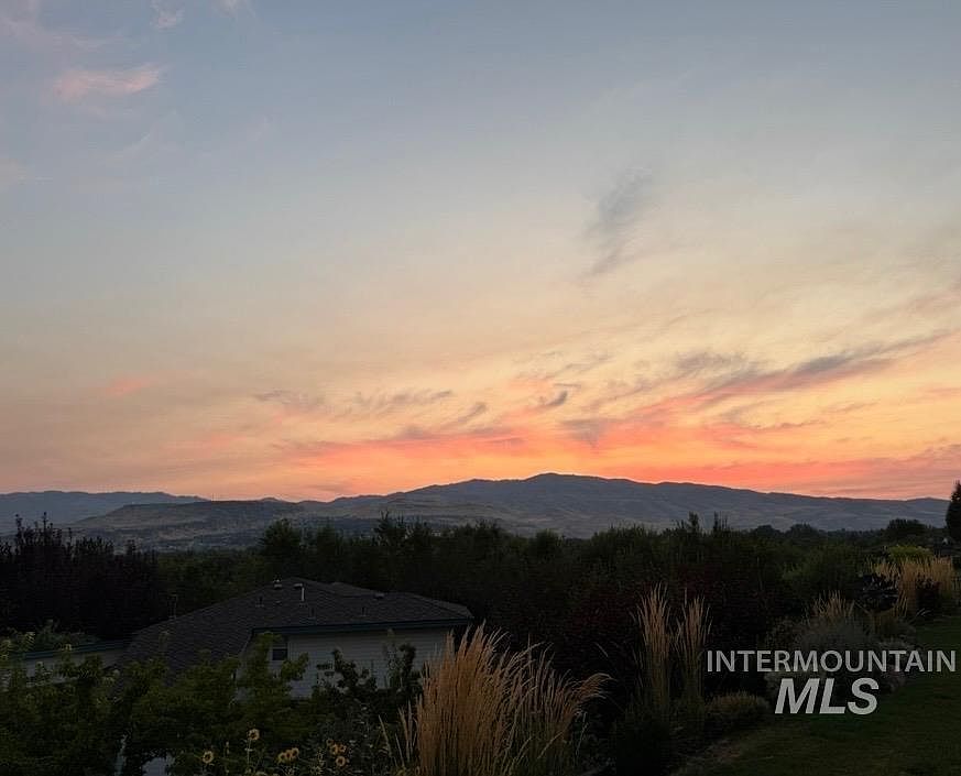 1st image of 318 E Lake Rim Ln