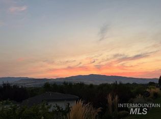 318 E Lake Rim Ln, Boise, ID 83716