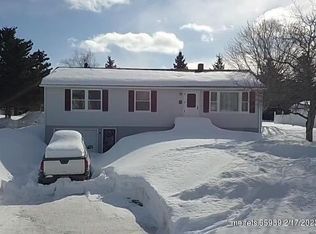 8 City View Dr, Presque Isle, ME 04769