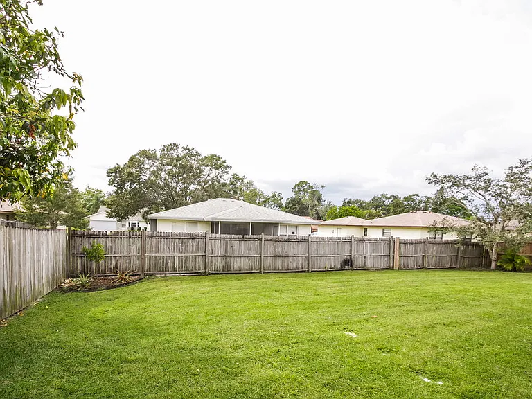 4249 Lancaster Dr — Photo 17