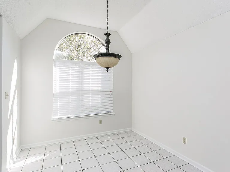 8291 Cross Point Dr — Photo 4