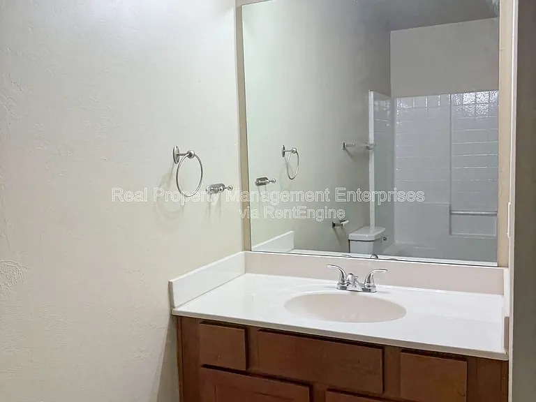 13229 Bridgewater Dr — Photo 22