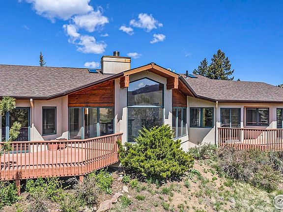 3rd image of 301 Ute Ln