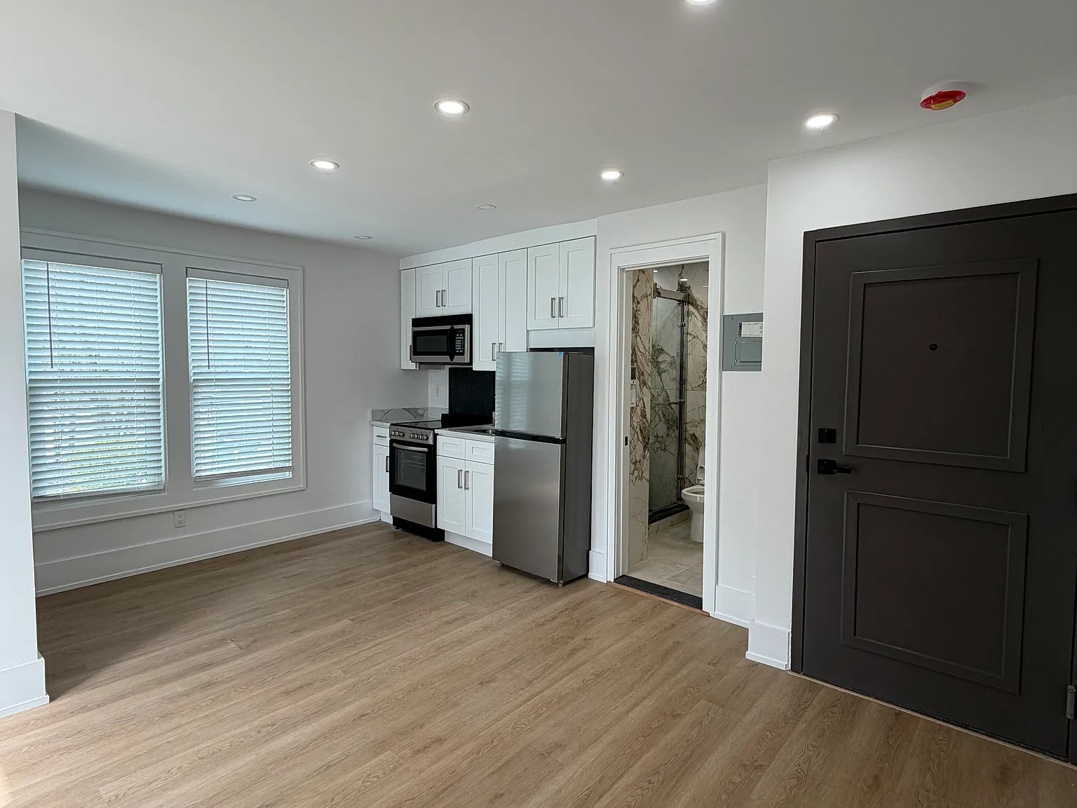 N Moger Ave, Mount Kisco — Photo 1