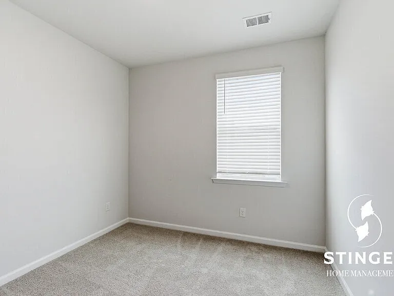548 Hideaway St — Photo 10