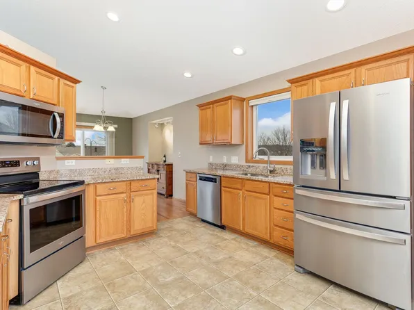 319 Grindstone Ln, Dundas, MN 55019
