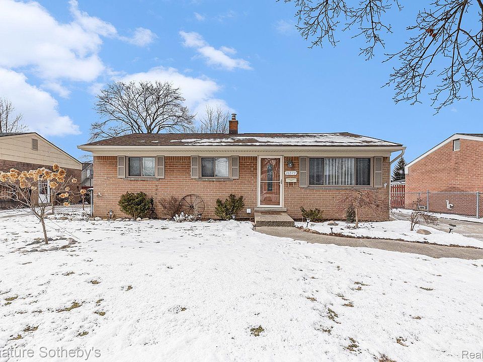 1st image of 26573 Collingwood St