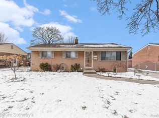 26573 Collingwood St, Roseville, MI 48066