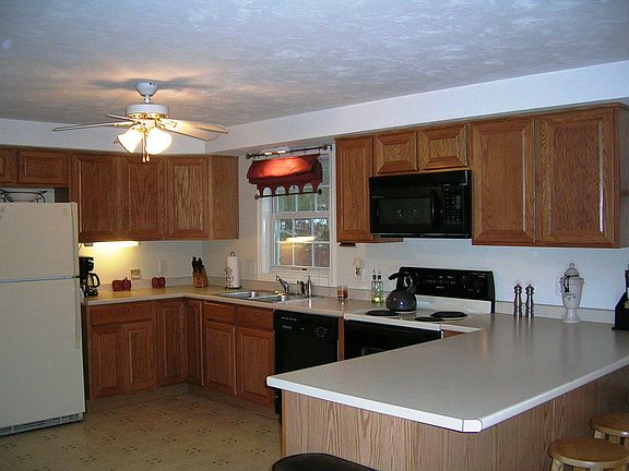 Huge kitchen!