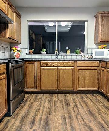 4th image of 905 Bellaire Dr