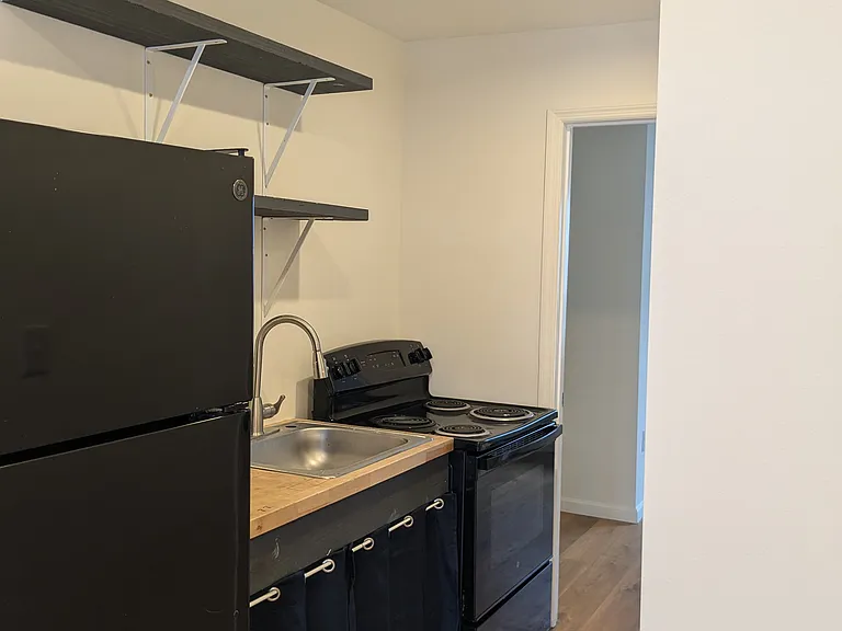 1810 Grayson St #11 — Photo 2
