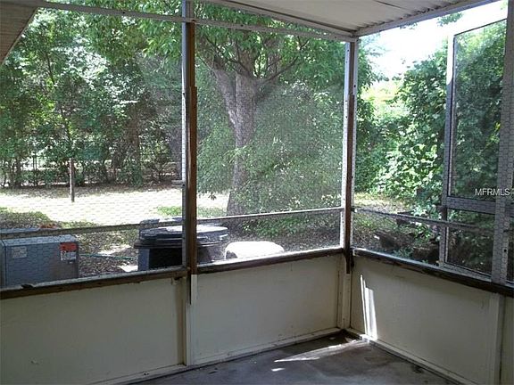 3rd image of 542 N Summit Ave