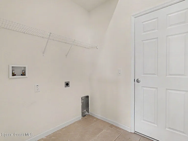 374 Evergreen St NE — Photo 21